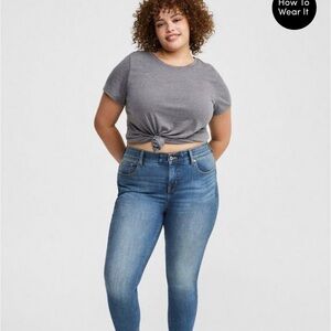 Blue Skinny Jeans with High-Waisted Fit and Medium Wash